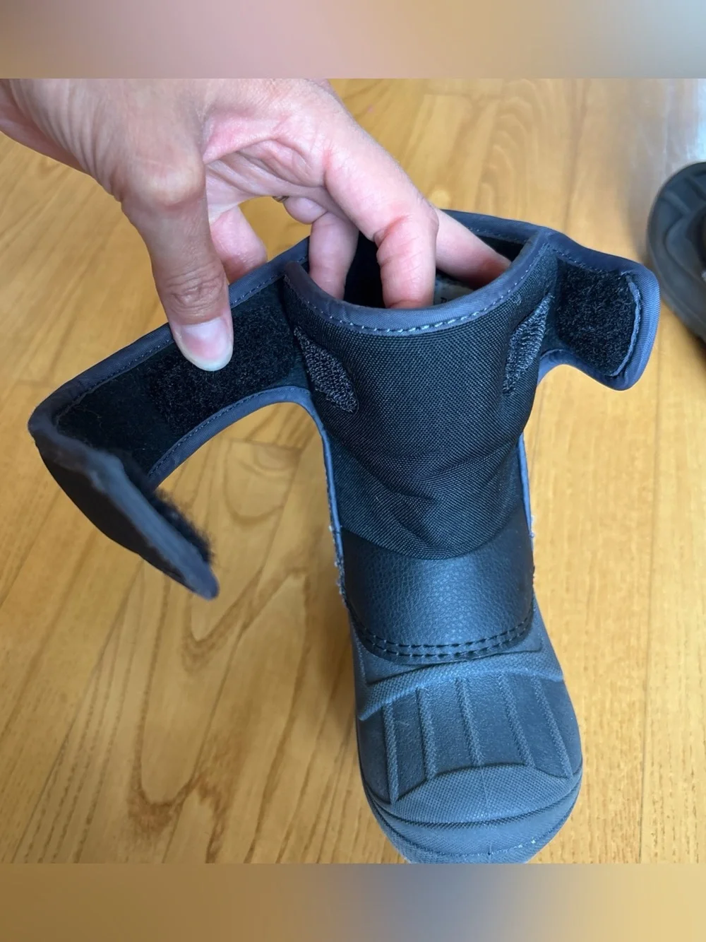 Cat & Jack Lenny winter boots Snow Black Gray Toddler Boys Children’s Size 7